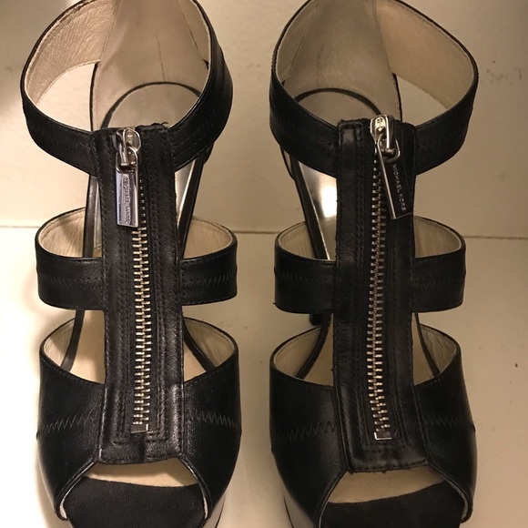 Michael Kors heels - Picture 3 of 4